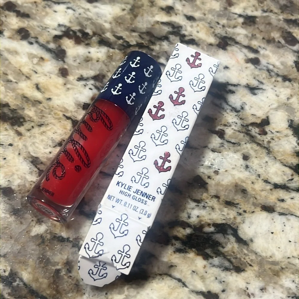 🌙💕Rare! Kylie Private Island Lipgloss